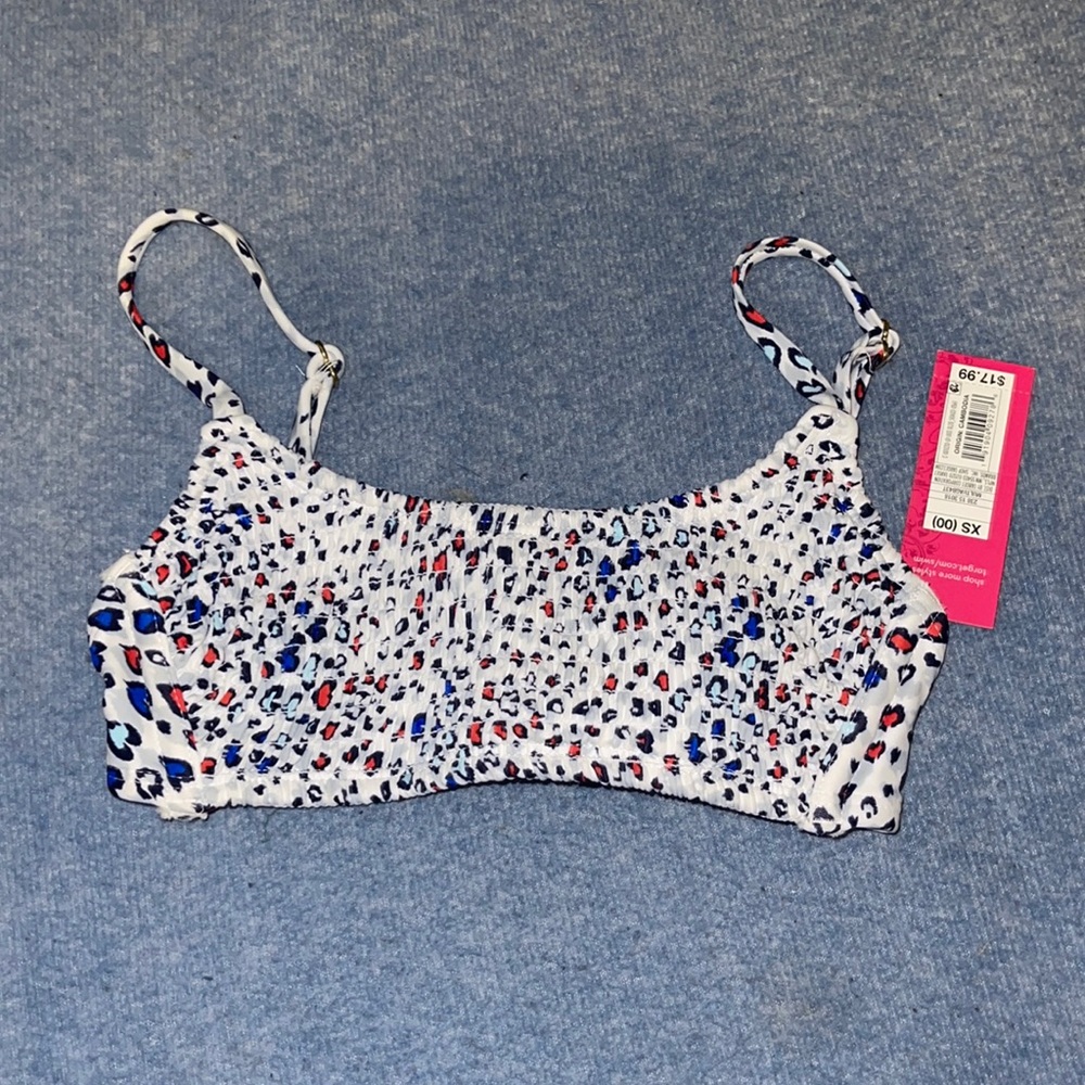 Selling a target bikini top💗
